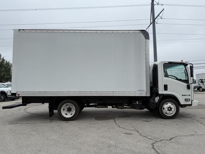 2025 Isuzu NQR — photo 6