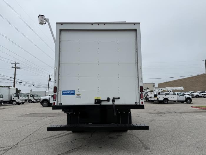 2025 Isuzu NQR — photo 8