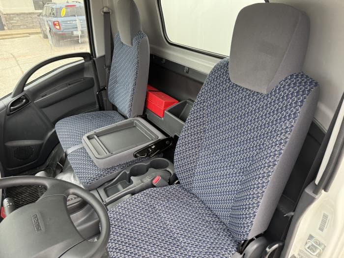 2025 Isuzu NQR — photo 13