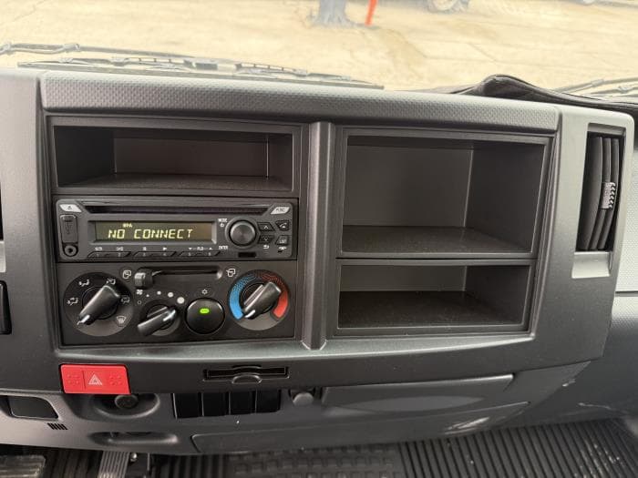 2025 Isuzu NQR — photo 15