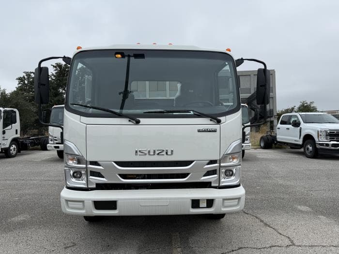 2025 Isuzu NRR — photo 4