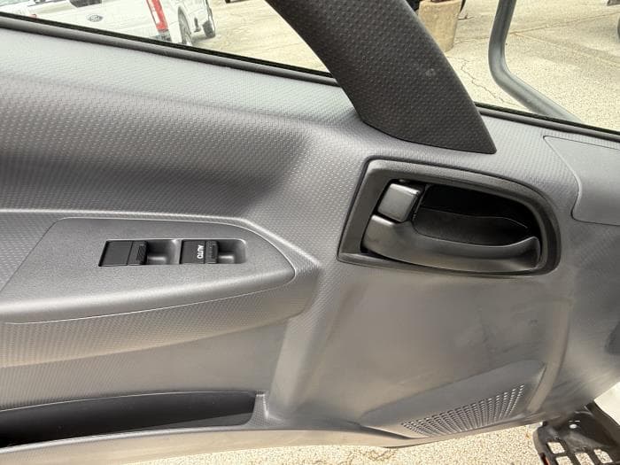 2025 Isuzu NRR — photo 11