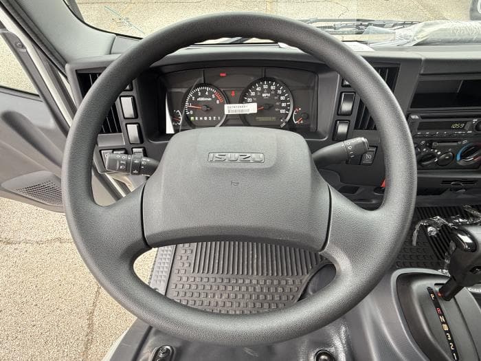 2025 Isuzu NRR — photo 14