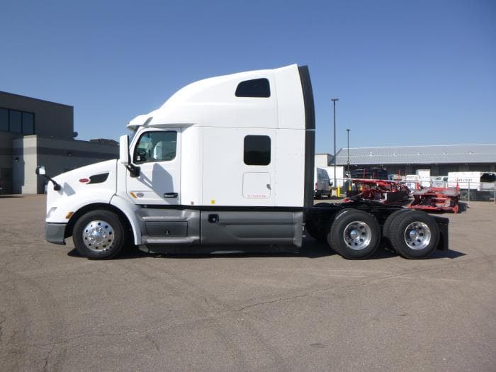 2021 Peterbilt 579 — photo 5