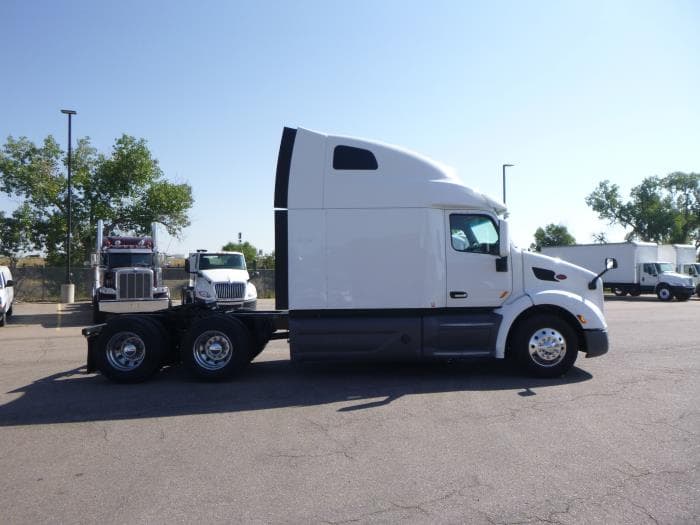 2021 Peterbilt 579 — photo 9