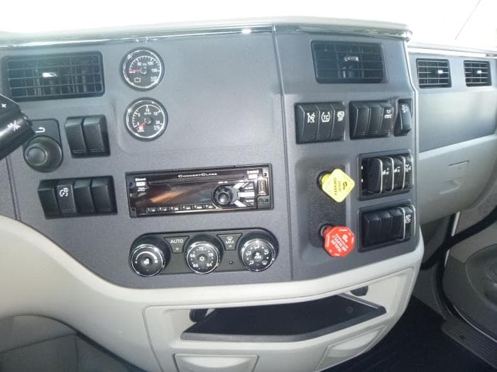 2021 Peterbilt 579 — photo 13