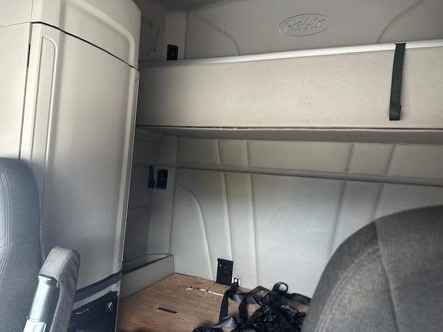 2021 Peterbilt 579 — photo 3