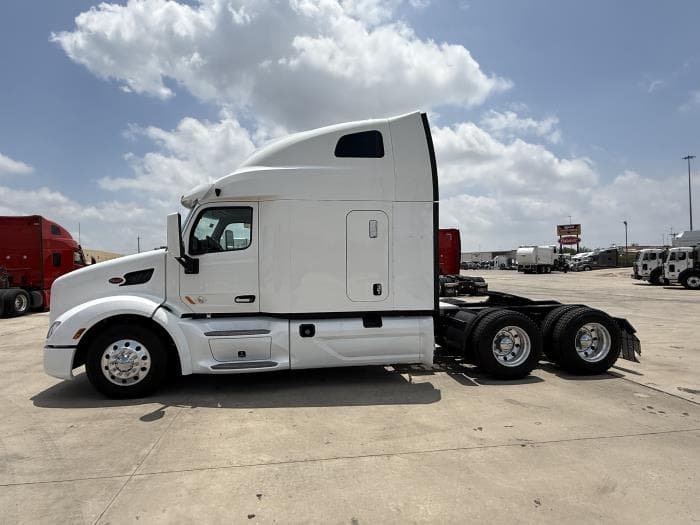 2022 Peterbilt 579 — photo 4