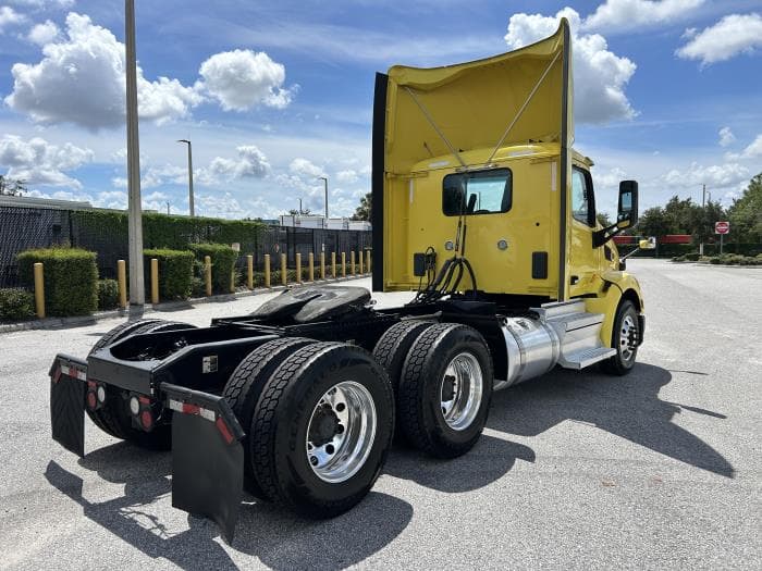 2021 Peterbilt 579 — photo 7