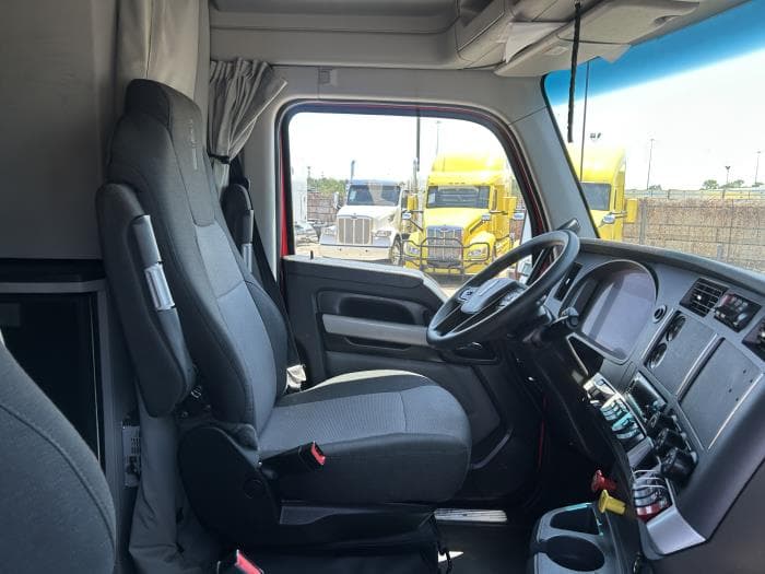 2024 Kenworth T680 — photo 24