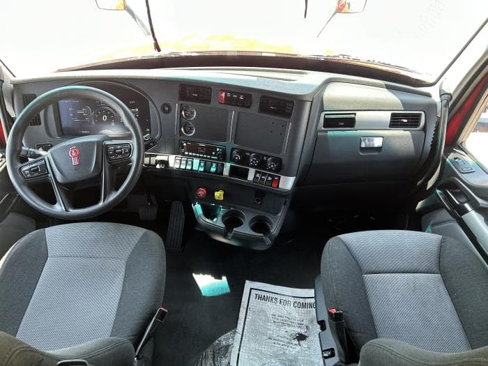 2024 Kenworth T680 — photo 36