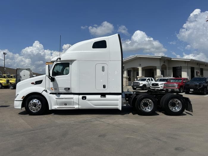2022 Peterbilt 579 — photo 3