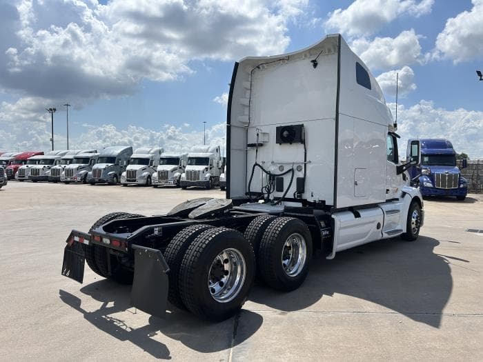 2022 Peterbilt 579 — photo 6
