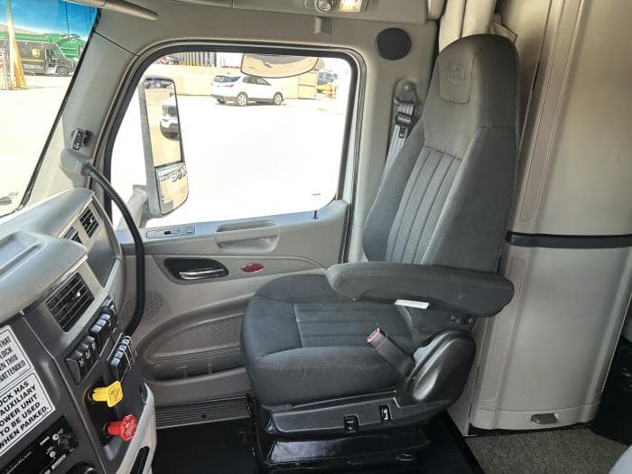 2022 Peterbilt 579 — photo 27