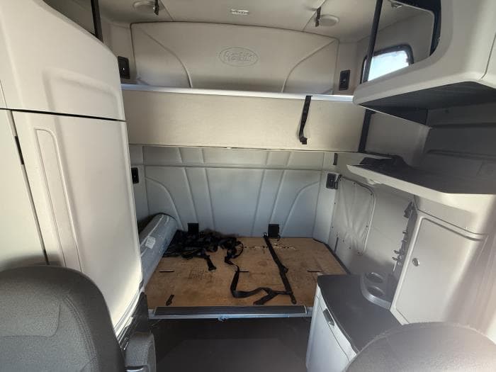 2021 Peterbilt 579 — photo 11