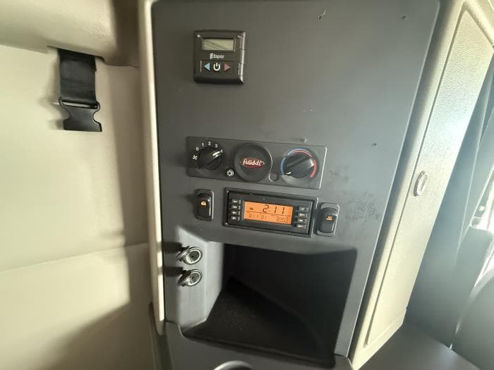 2021 Peterbilt 579 — photo 13