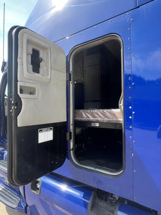 2022 Peterbilt 579 — photo 4