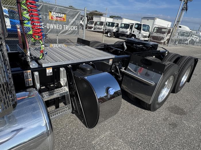 2026 Peterbilt 567 — photo 4