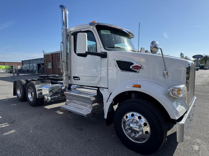 2026 Peterbilt 567 — photo 11