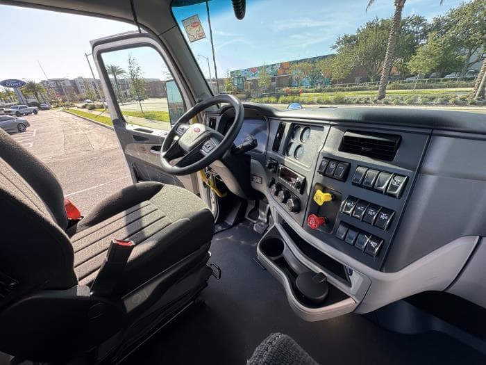 2026 Peterbilt 567 — photo 21