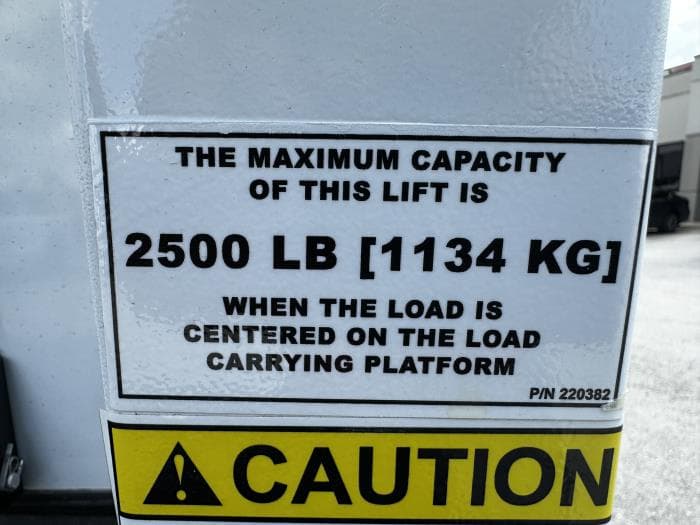 2025 Isuzu NRR — photo 10