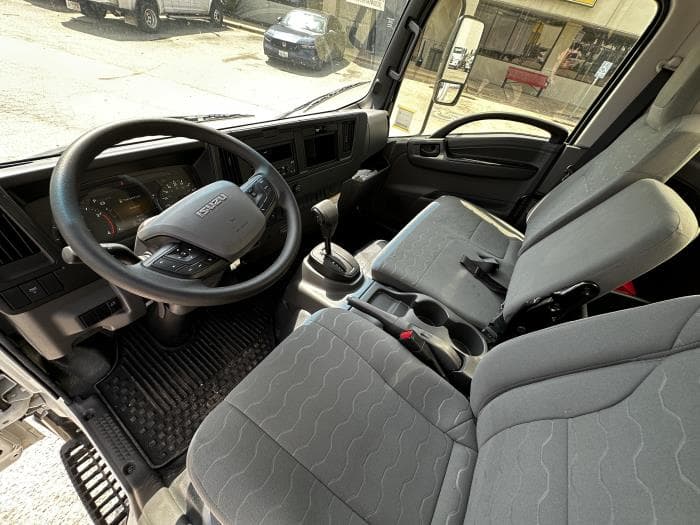 2025 Isuzu NRR — photo 12