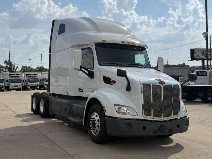 2021 Peterbilt 579 — photo 8