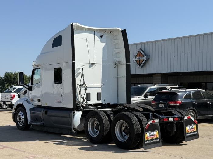 2021 Peterbilt 579 — photo 4
