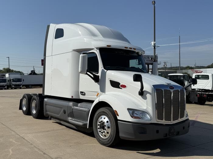 2021 Peterbilt 579 — photo 8
