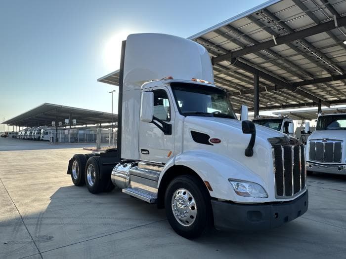 2020 Peterbilt 579 — photo 8