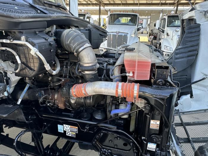 2020 Peterbilt 579 — photo 9