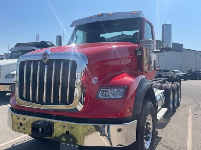 2026 International HX — photo 3