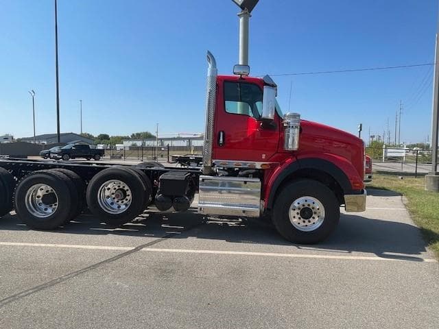 2026 International HX — photo 6