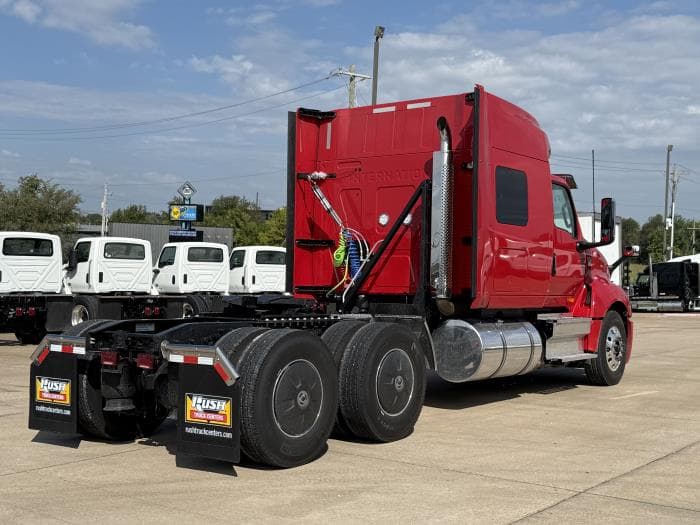 2026 International LT — photo 6