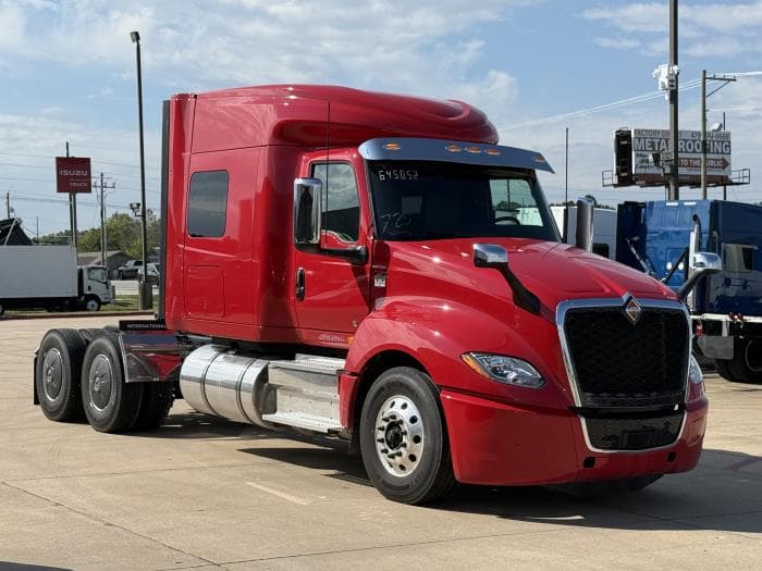 2026 International LT — photo 8