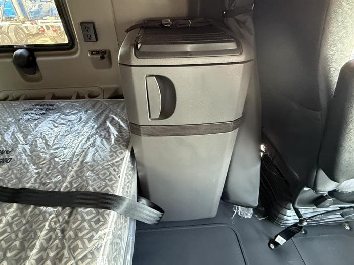 2026 International LT — photo 17