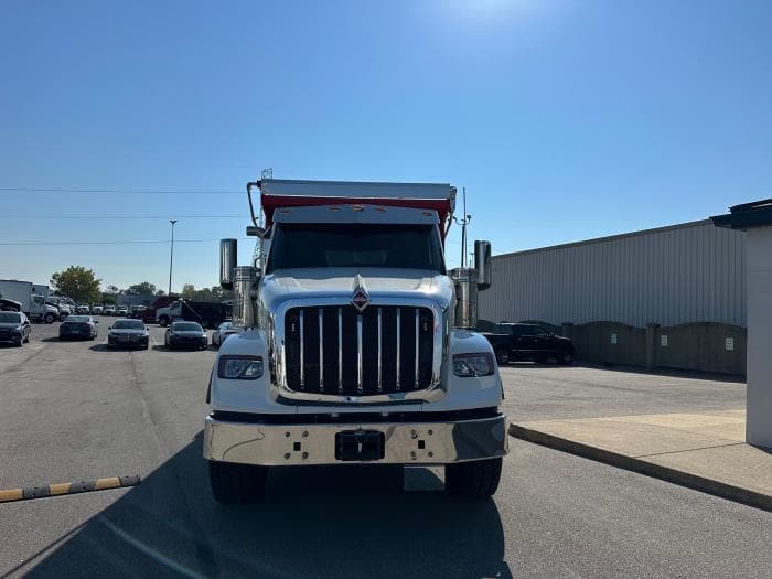 2026 International HX — photo 3