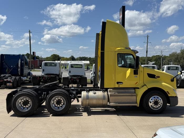 2021 Peterbilt 579 — photo 7