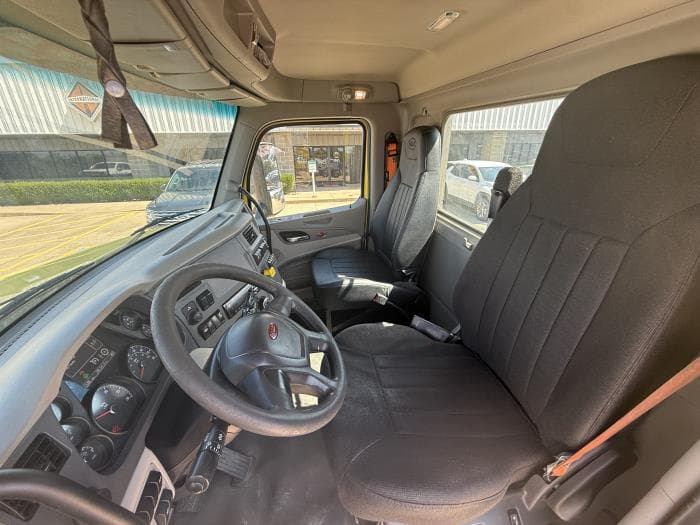 2021 Peterbilt 579 — photo 10