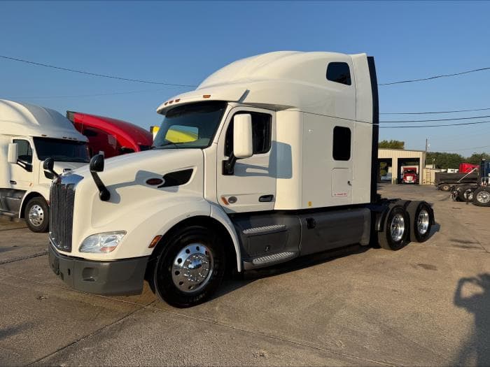 2021 Peterbilt 579 — photo 4
