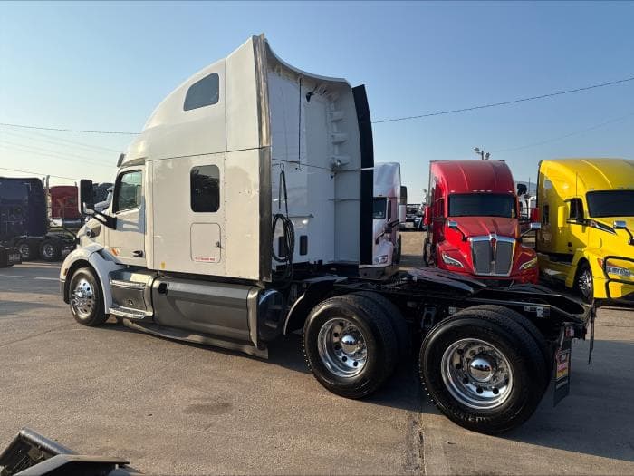 2021 Peterbilt 579 — photo 10