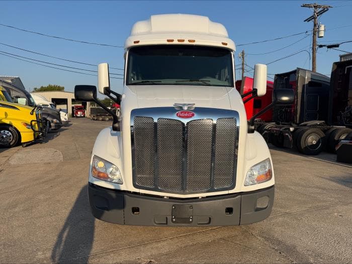 2021 Peterbilt 579 — photo 18