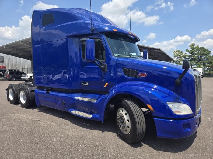 2022 Peterbilt 579 — photo 9