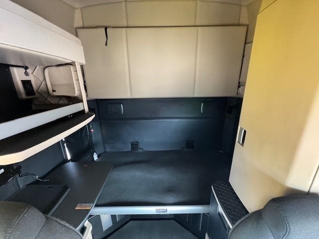 2023 Kenworth T680 — photo 28