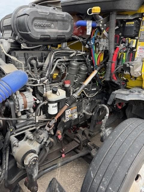 2023 Kenworth T680 — photo 15