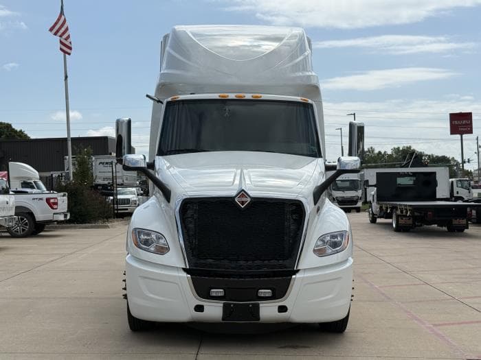 2026 International LT — photo 10