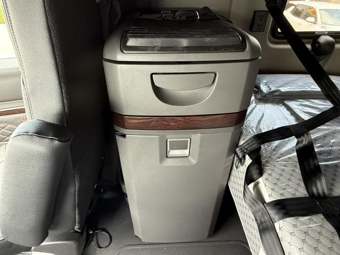 2026 International LT — photo 18