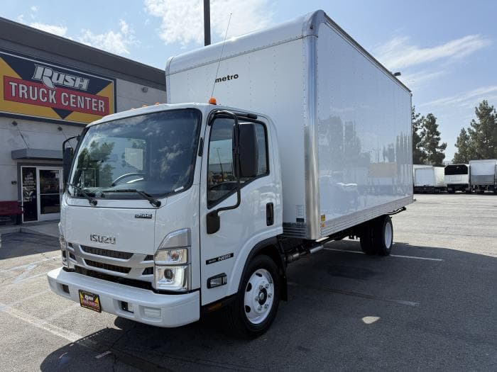 2025 Isuzu NRR — photo 2