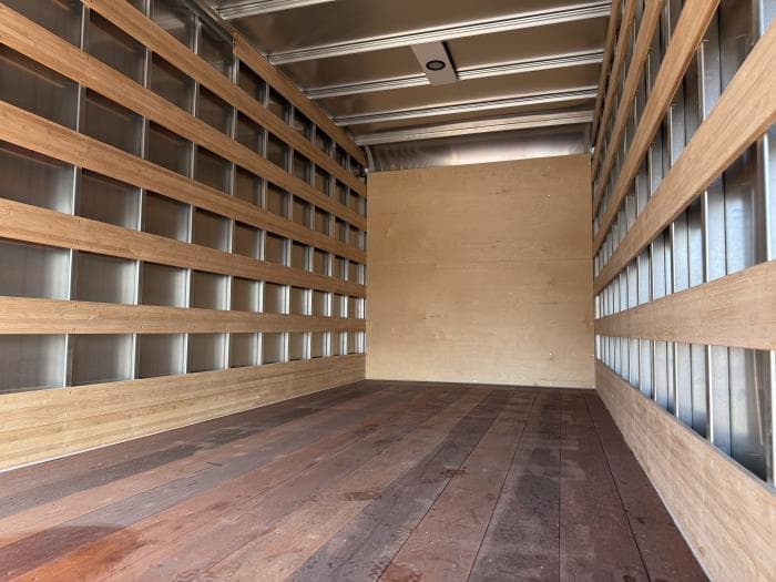 2025 Isuzu NRR — photo 10