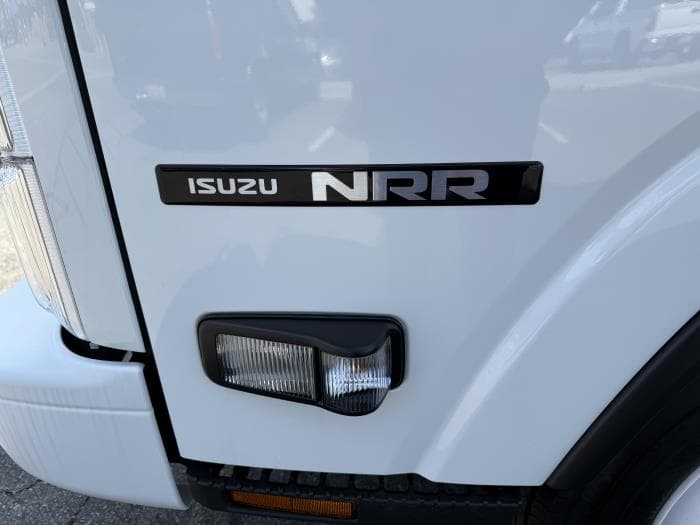 2025 Isuzu NRR — photo 11